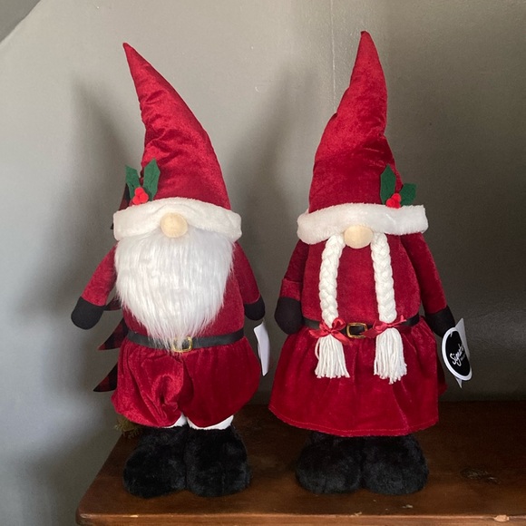 NWT- Santa & Mrs. Claus Greeter Gnome Decorations w/ Extendable Legs 27”-37”H - Picture 11 of 17